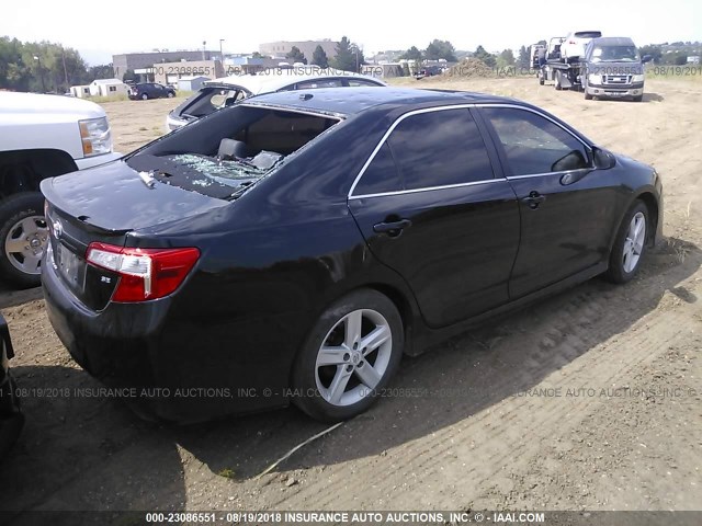 4T1BF1FKXCU082852 - 2012 TOYOTA CAMRY SE/LE/XLE BLACK photo 4