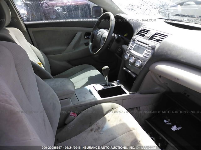 4T1BF3EK4AU083747 - 2010 TOYOTA CAMRY SE/LE/XLE 金色 照片 5