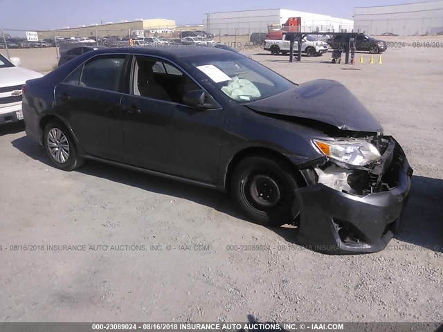 4T1BF1FK6DU218704 - 2013 TOYOTA CAMRY L/SE/LE/XLE Boz foto 1