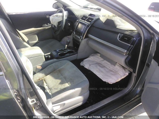 4T1BF1FK6DU218704 - 2013 TOYOTA CAMRY L/SE/LE/XLE Boz foto 5