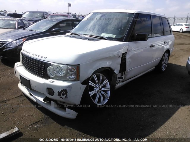SALMF13428A270902 - 2008 LAND ROVER RANGE ROVER SUPERCHARGED WHITE photo 2