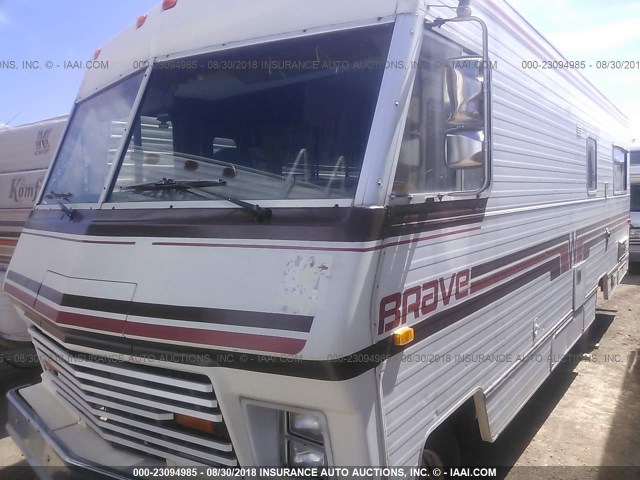 10F45L158798 - 1980 WINNEBAGO BRAVE WHITE photo 2