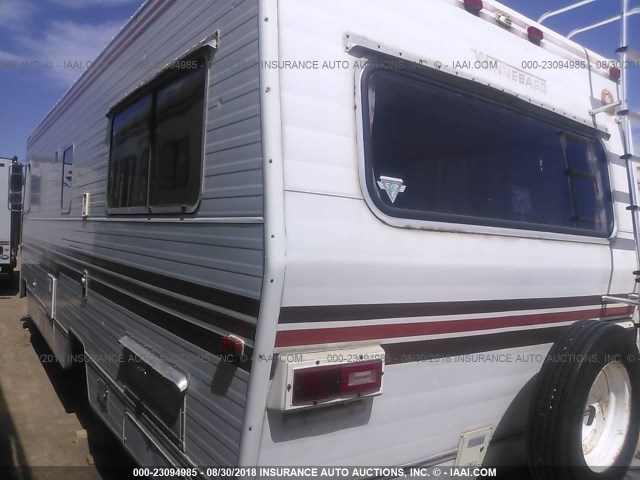 10F45L158798 - 1980 WINNEBAGO BRAVE WHITE photo 3