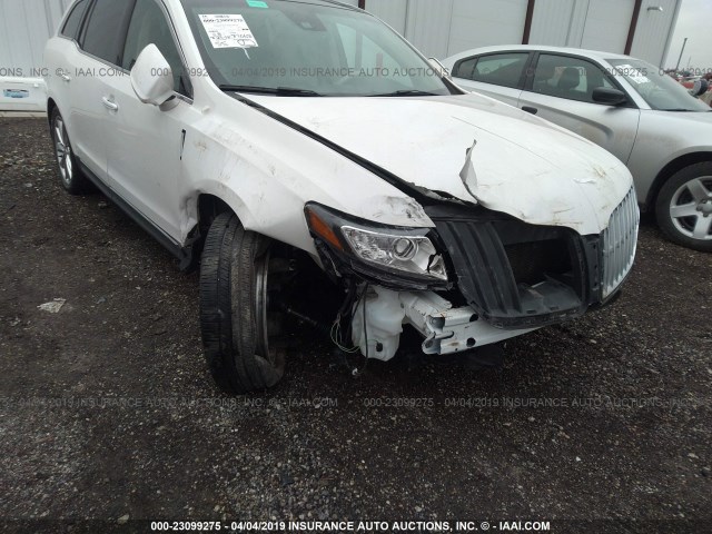 2LMHJ5AT8ABJ25379 - 2010 LINCOLN MKT WHITE photo 6