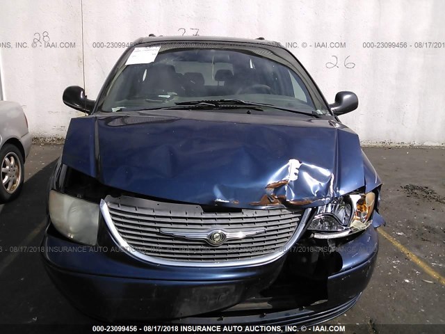 2C4GP44372R519626 - 2002 CHRYSLER TOWN & COUNTRY LX Dark Blue photo 6