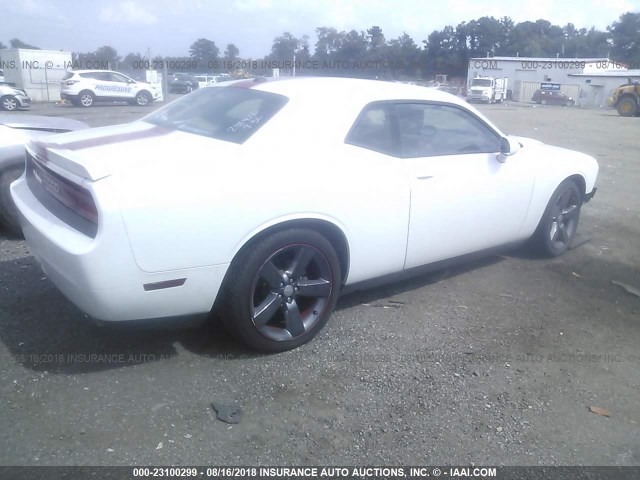 2C3CDYAGXCH293423 - 2012 DODGE CHALLENGER SXT WHITE photo 4