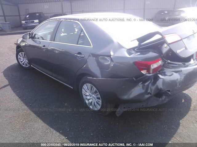 4T4BF1FK3CR258274 - 2012 TOYOTA CAMRY SE/LE/XLE GRAY photo 3