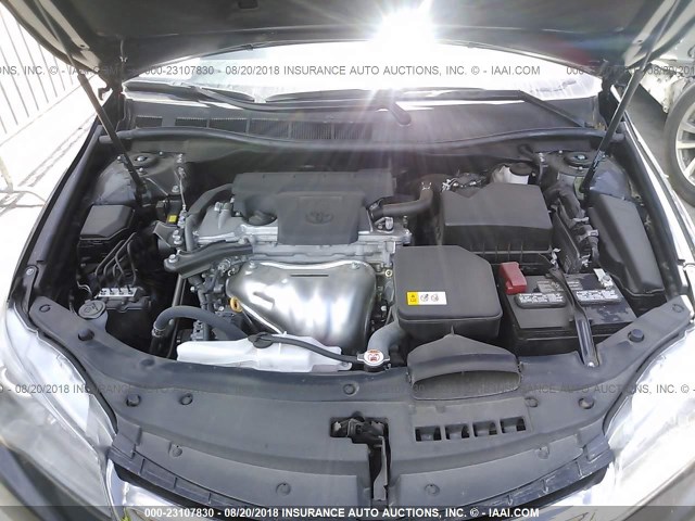 4T1BF1FKXHU811892 - 2017 TOYOTA CAMRY LE/XLE/SE/XSE ნაცრისფერი ფოტო 10