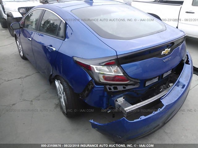 1G1RC6S54JU136452 - 2018 CHEVROLET VOLT LT BLUE photo 3