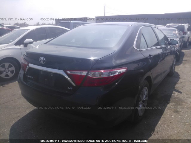 4T4BF1FK5GR522195 - 2016 TOYOTA CAMRY LE/XLE/SE/XSE GREEN photo 4