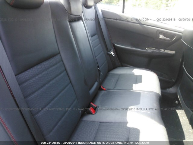 4T1BF1FK8GU172944 - 2016 TOYOTA CAMRY LE/XLE/SE/XSE GRAY photo 8