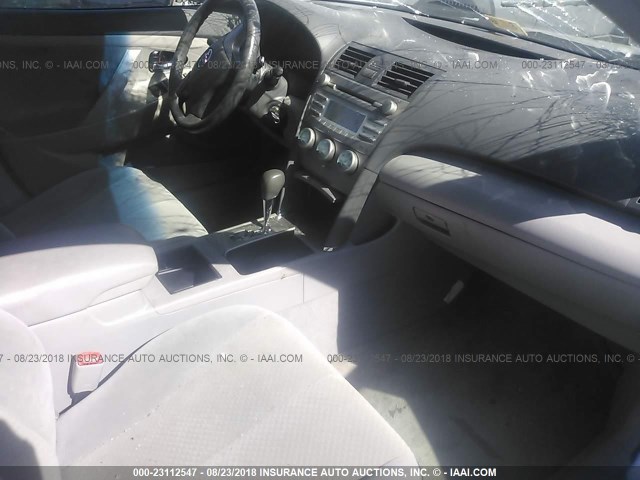 4T1BE46K38U749630 - 2008 TOYOTA CAMRY CE/LE/XLE/SE 银色 照片 5