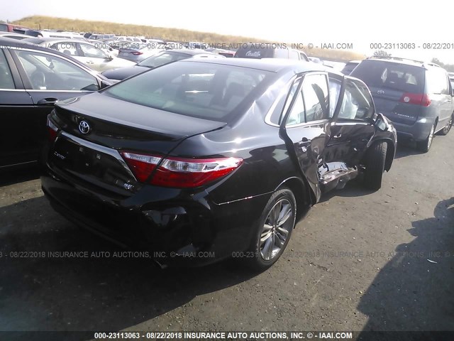 4T1BF1FK7GU177469 - 2016 TOYOTA CAMRY LE/XLE/SE/XSE BLACK photo 4