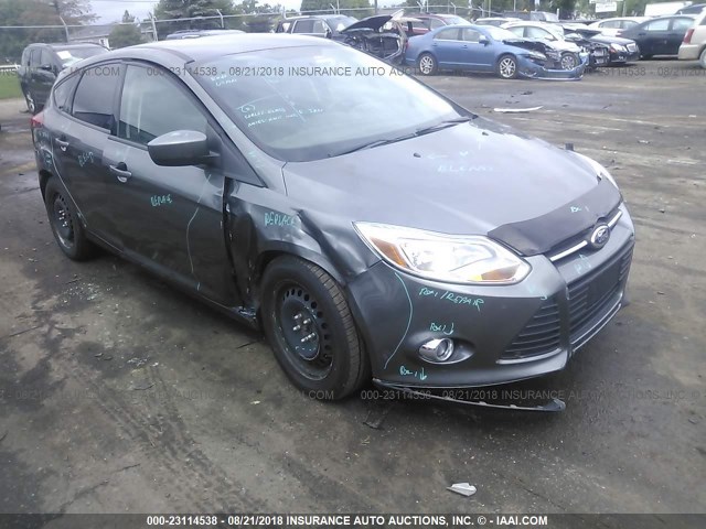 1FAHP3K23CL424862 - 2012 FORD FOCUS SE GRAY photo 1