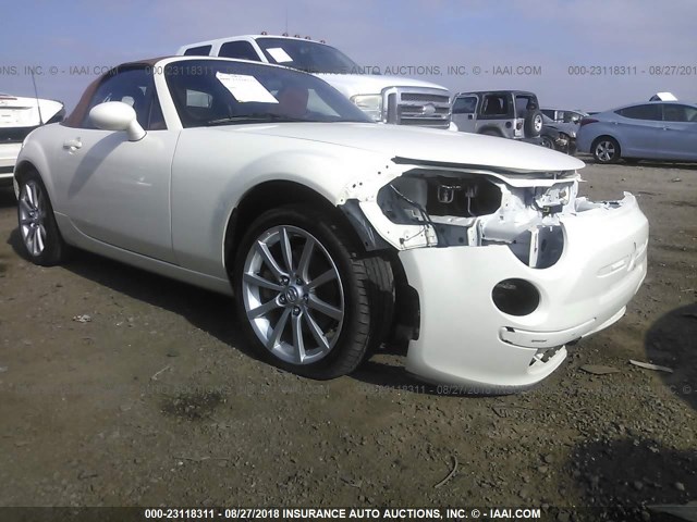 JM1NC25F060112716 - 2006 MAZDA MX-5 MIATA WHITE photo 1