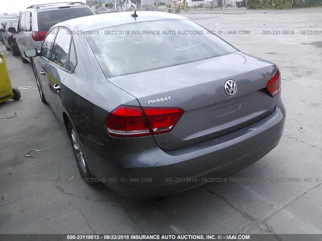 1VWAP7A36DC117858 - 2013 VOLKSWAGEN PASSAT S GRAY photo 3