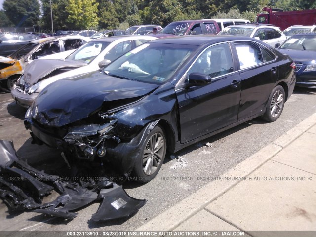 4T1BF1FK5GU173453 - 2016 TOYOTA CAMRY LE/XLE/SE/XSE BLACK photo 2