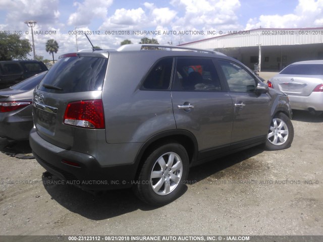 5XYKT3A6XCG265477 - 2012 KIA SORENTO LX GRAY photo 4