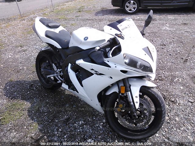 JYARN13E24A000471 - 2004 YAMAHA YZFR1 WHITE photo 1