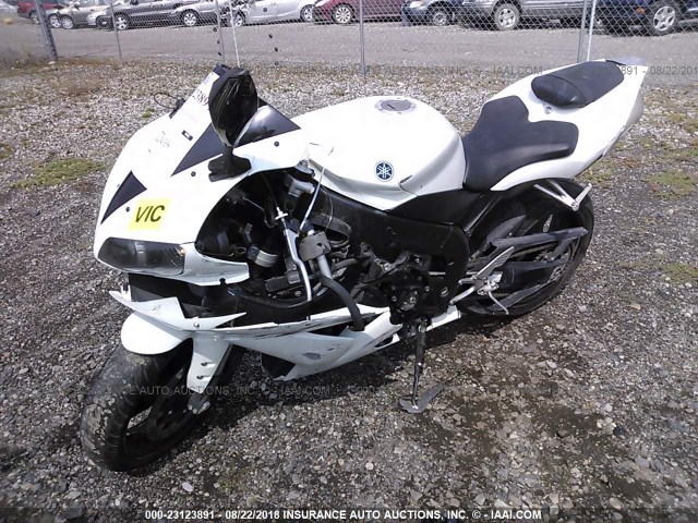 JYARN13E24A000471 - 2004 YAMAHA YZFR1 WHITE photo 2