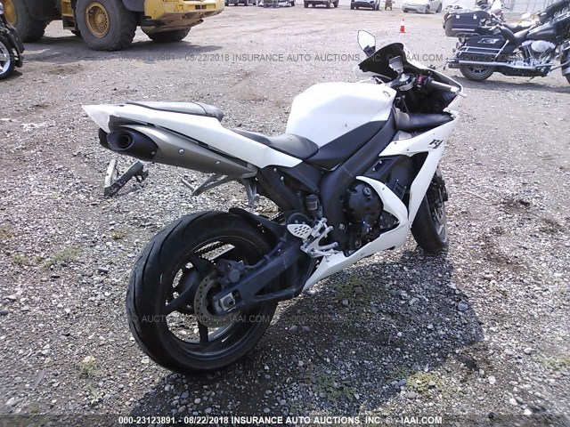 JYARN13E24A000471 - 2004 YAMAHA YZFR1 WHITE photo 4