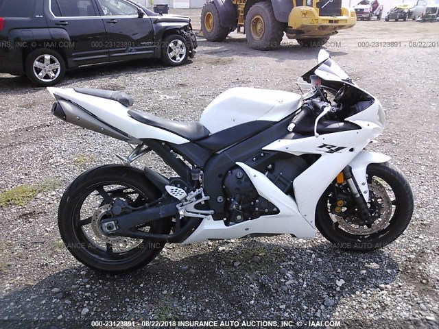 JYARN13E24A000471 - 2004 YAMAHA YZFR1 WHITE photo 8