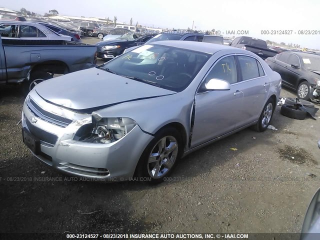 1G1ZH57B49F166710 - 2009 CHEVROLET MALIBU 1LT SILVER photo 2