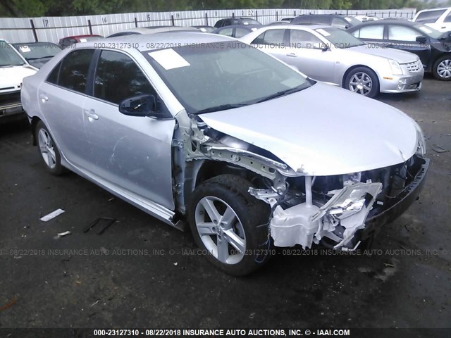 4T1BF1FK0CU586259 - 2012 TOYOTA CAMRY SE/LE/XLE 银色 照片 1