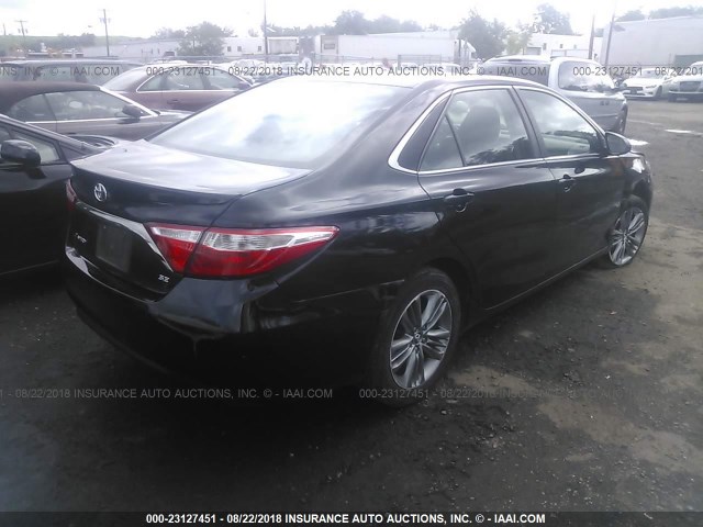 4T1BF1FK3FU093227 - 2015 TOYOTA CAMRY LE/XLE/SE/XSE BLACK photo 4