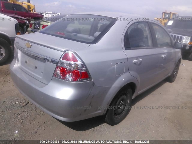 KL1TD5DE3AB110347 - 2010 CHEVROLET AVEO LS/LT Gümüş foto 4
