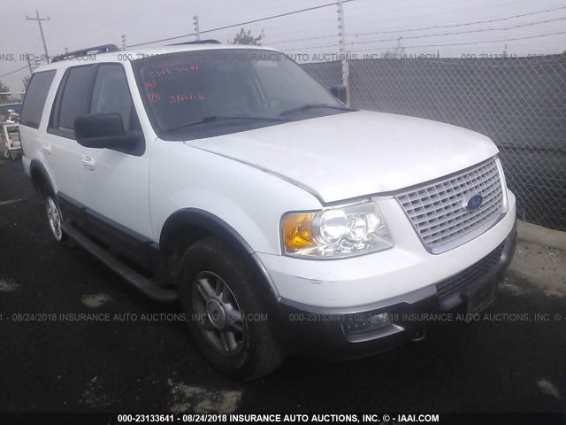 1FMFU16526LA82047 - 2006 FORD EXPEDITION XLT WHITE photo 1