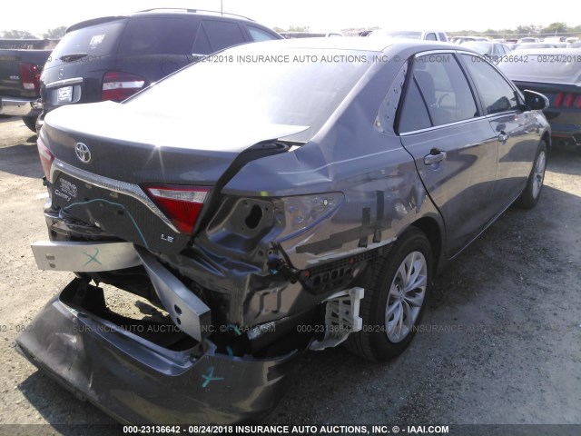 4T1BF1FK7HU332121 - 2017 TOYOTA CAMRY LE/XLE/SE/XSE GRAY photo 6