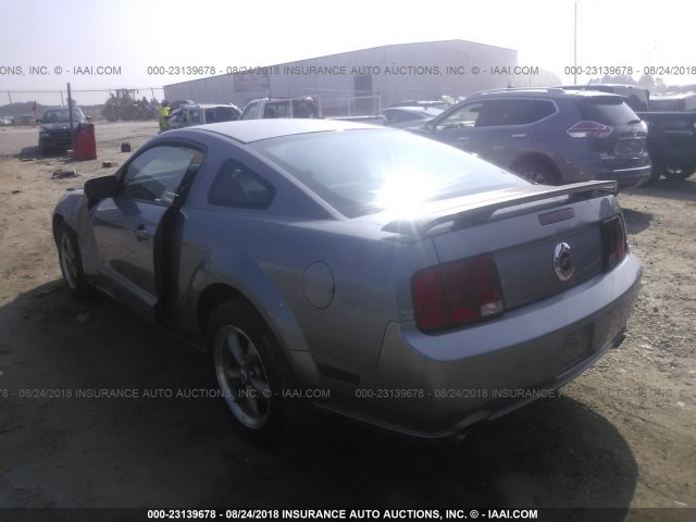 1ZVFT82HX65173293 - 2006 FORD MUSTANG GT GRAY photo 3