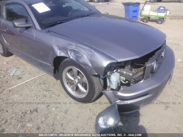 1ZVFT82HX65173293 - 2006 FORD MUSTANG GT GRAY photo 6