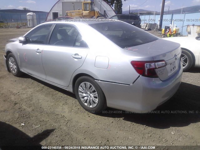 4T4BF1FK7CR180629 - 2012 TOYOTA CAMRY SE/LE/XLE 银色 照片 3