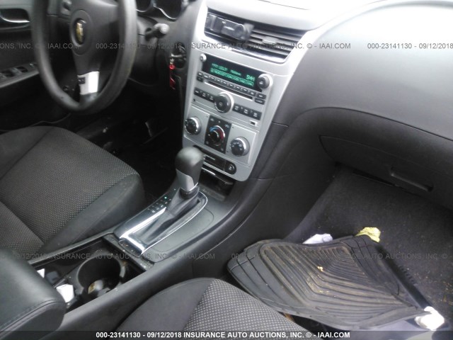 1G1ZC5E0XCF243927 - 2012 CHEVROLET MALIBU 1LT GRAY photo 5