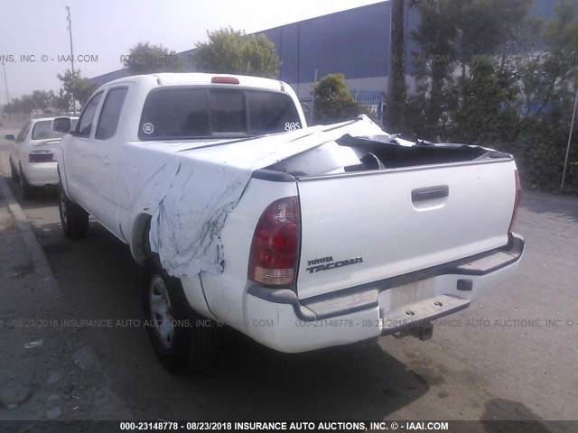 5TEMU52N47Z390090 - 2007 TOYOTA TACOMA DOUBLE CAB LONG BED WHITE photo 3