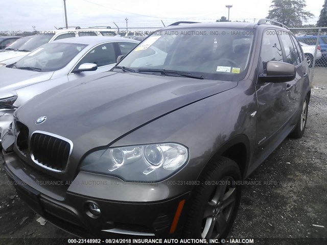 5UXZV4C59CL756032 - 2012 BMW X5 XDRIVE35I BROWN photo 2