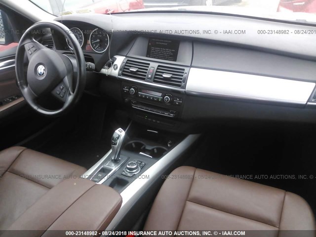 5UXZV4C59CL756032 - 2012 BMW X5 XDRIVE35I BROWN photo 5