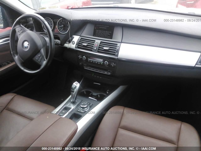 5UXZV4C59CL756032 - 2012 BMW X5 XDRIVE35I Marrón foto 5