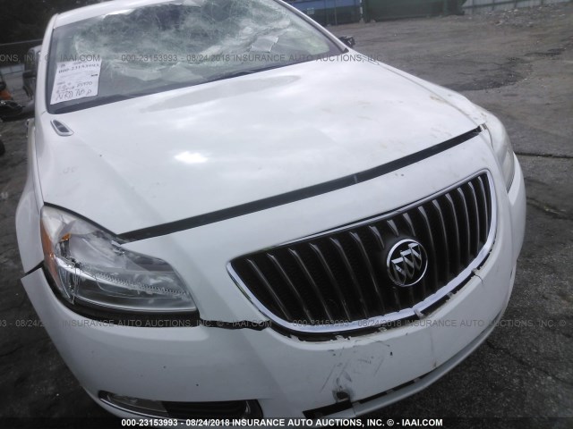 2G4GS5EV5D9131068 - 2013 BUICK REGAL PREMIUM WHITE photo 6