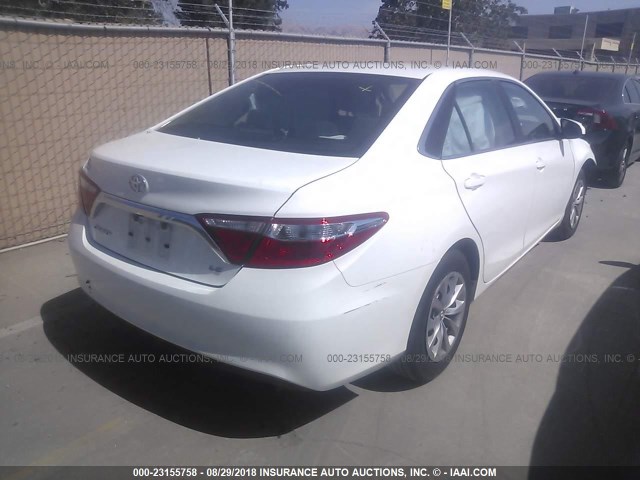 4T1BF1FK6FU030879 - 2015 TOYOTA CAMRY LE/XLE/SE/XSE WHITE photo 4