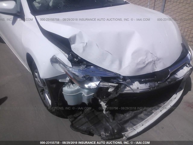 4T1BF1FK6FU030879 - 2015 TOYOTA CAMRY LE/XLE/SE/XSE WHITE photo 6