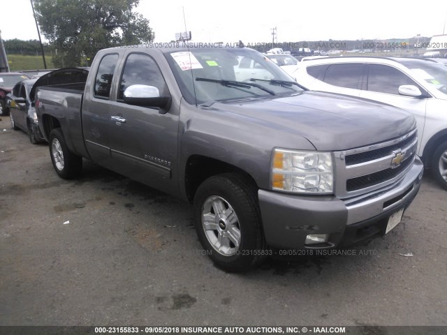 1GCRKSE39BZ317824 - 2011 CHEVROLET SILVERADO K1500 LT GRAY photo 1