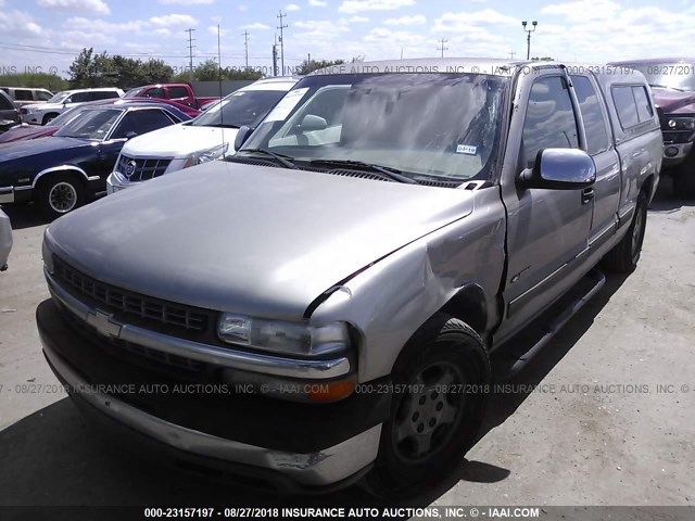 2GCEC19T1Y1309413 - 2000 CHEVROLET SILVERADO C1500 GRAY photo 2