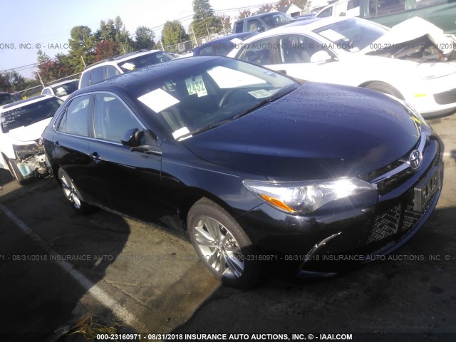 4T1BF1FKXHU774097 - 2017 TOYOTA CAMRY LE/XLE/SE/XSE 黑色 照片 1