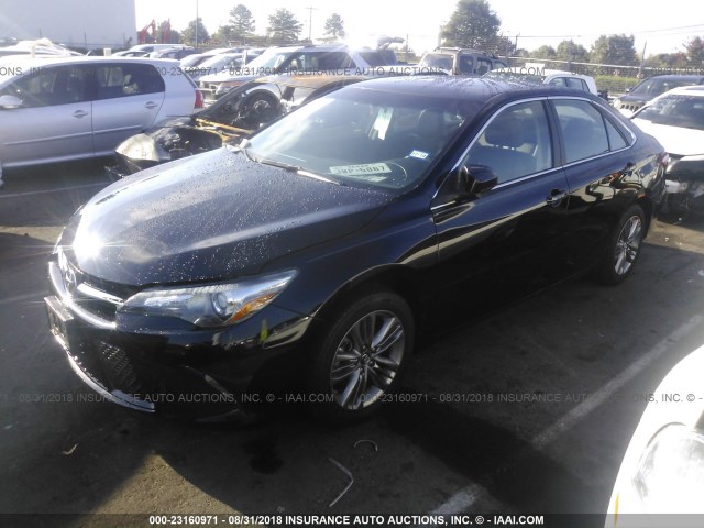 4T1BF1FKXHU774097 - 2017 TOYOTA CAMRY LE/XLE/SE/XSE 黑色 照片 2