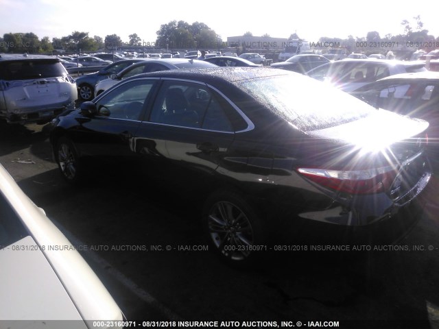 4T1BF1FKXHU774097 - 2017 TOYOTA CAMRY LE/XLE/SE/XSE 黑色 照片 3
