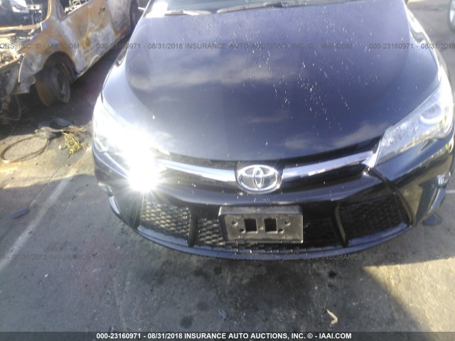 4T1BF1FKXHU774097 - 2017 TOYOTA CAMRY LE/XLE/SE/XSE 黑色 照片 6