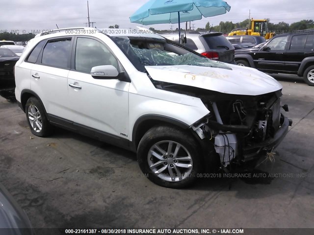 5XYKTDA68FG555372 - 2015 KIA SORENTO LX WHITE photo 1